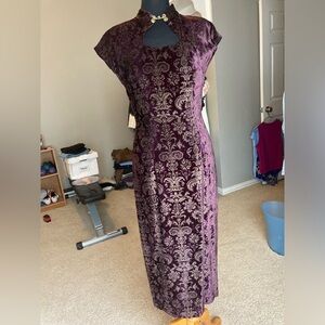 VINTAGE!! Carole Little deep purple and gold velvet sheath dress, size 4
